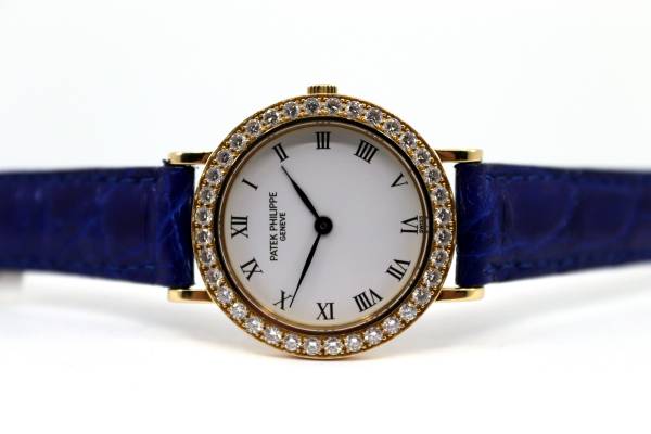 Patek Philippe Lady CALATRAVA | Ref. 4820J | orig. Diamant Lünette 0,81 Carat